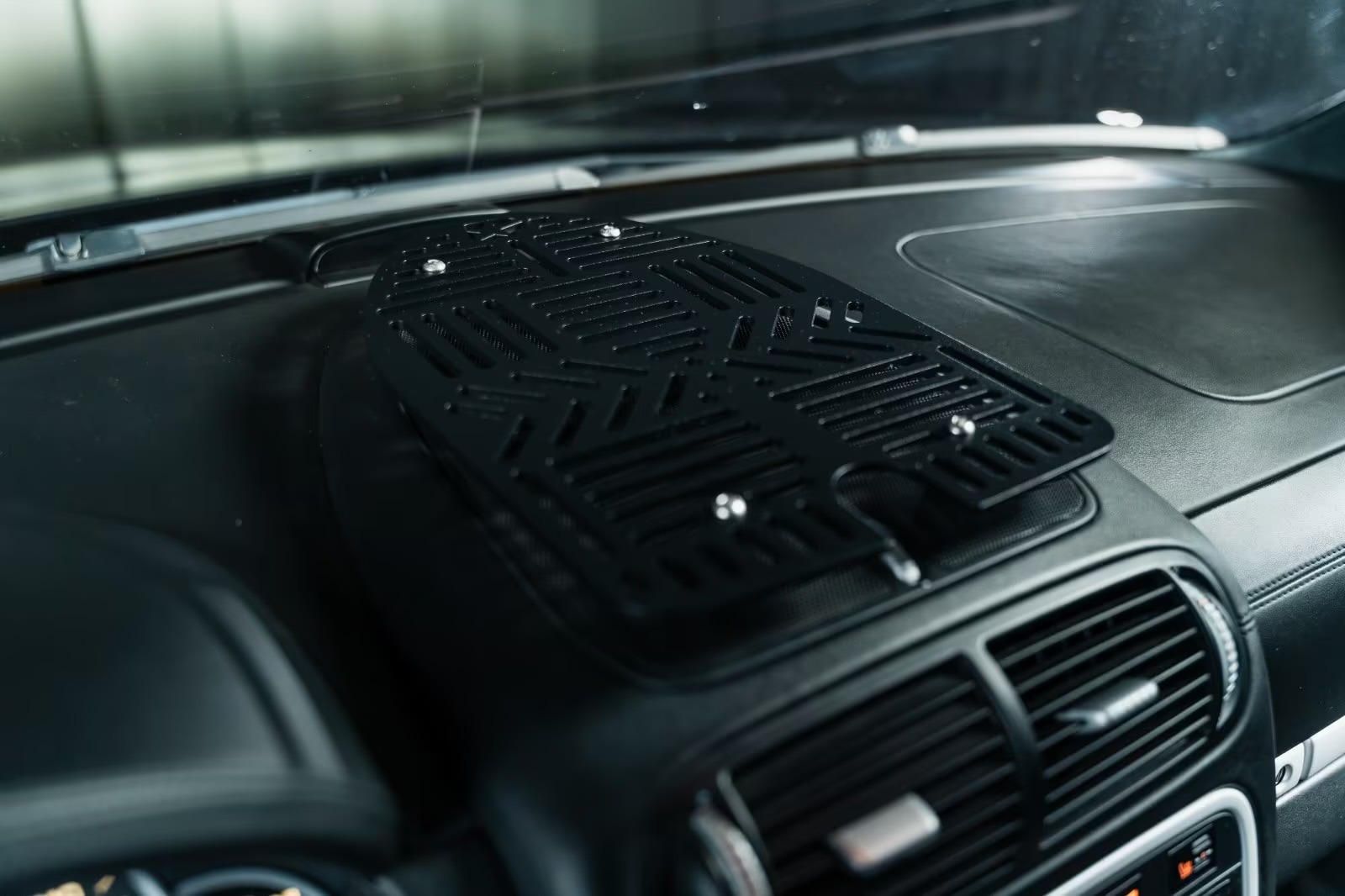MBD4x4 Porsche Cayenne 957 Turbo overland build detail