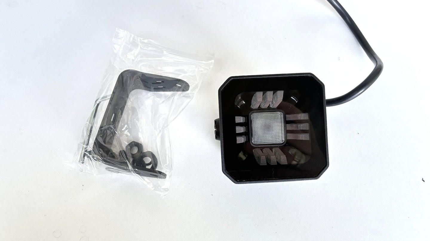 LED Work Light 18W – White / Yellow / Red Position Light