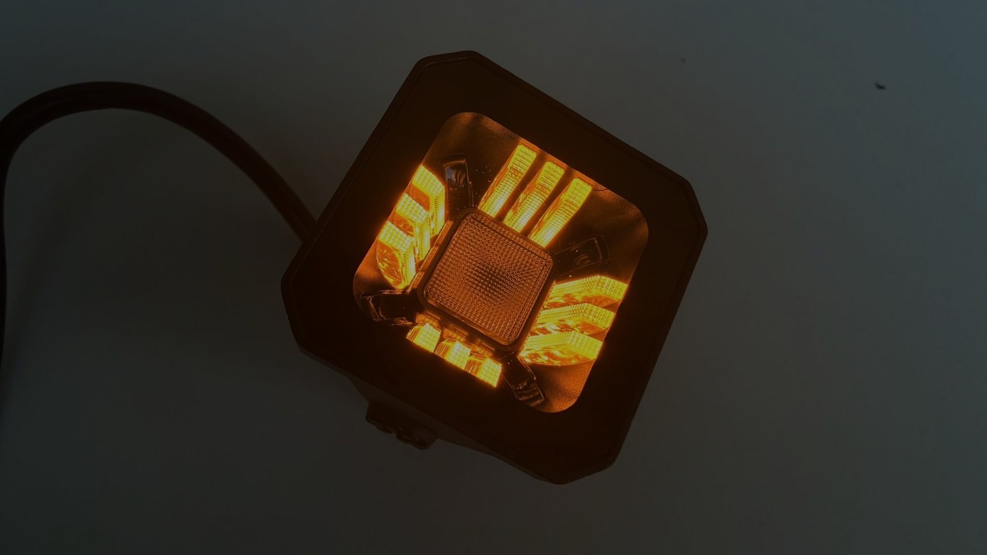 LED Work Light 18W – White / Yellow / Red Position Light - Image 4